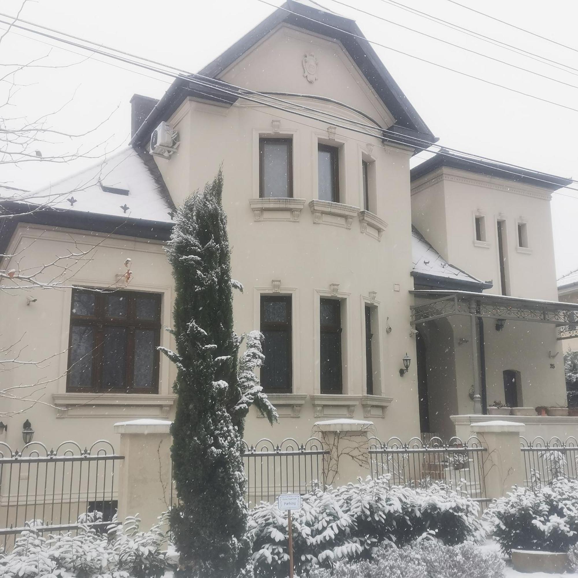 Kuria Apartman With Private Jacuzzi And Pool بودابست المظهر الخارجي الصورة