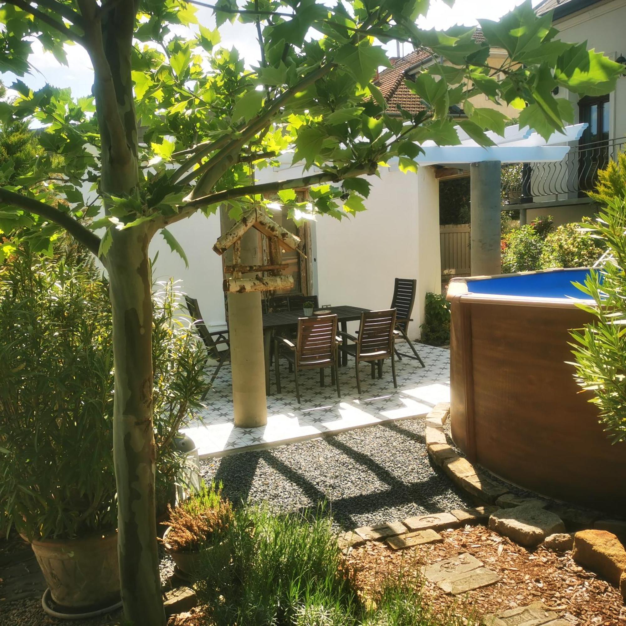 Kuria Apartman With Private Jacuzzi And Pool بودابست المظهر الخارجي الصورة